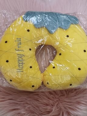 Brand New SLUMBER PARTY HAPPY FRUIT "PINEAPPLE" COMFORT TRAVEL PILLOW